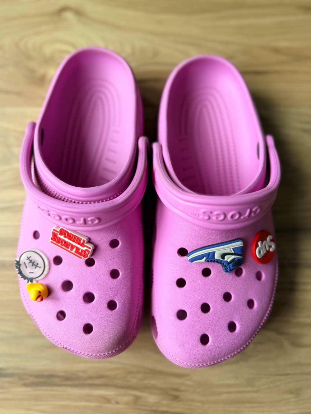 CROCS  Pink Classic Clog with Fun Jibbitz Men’s 7 Women’s 9